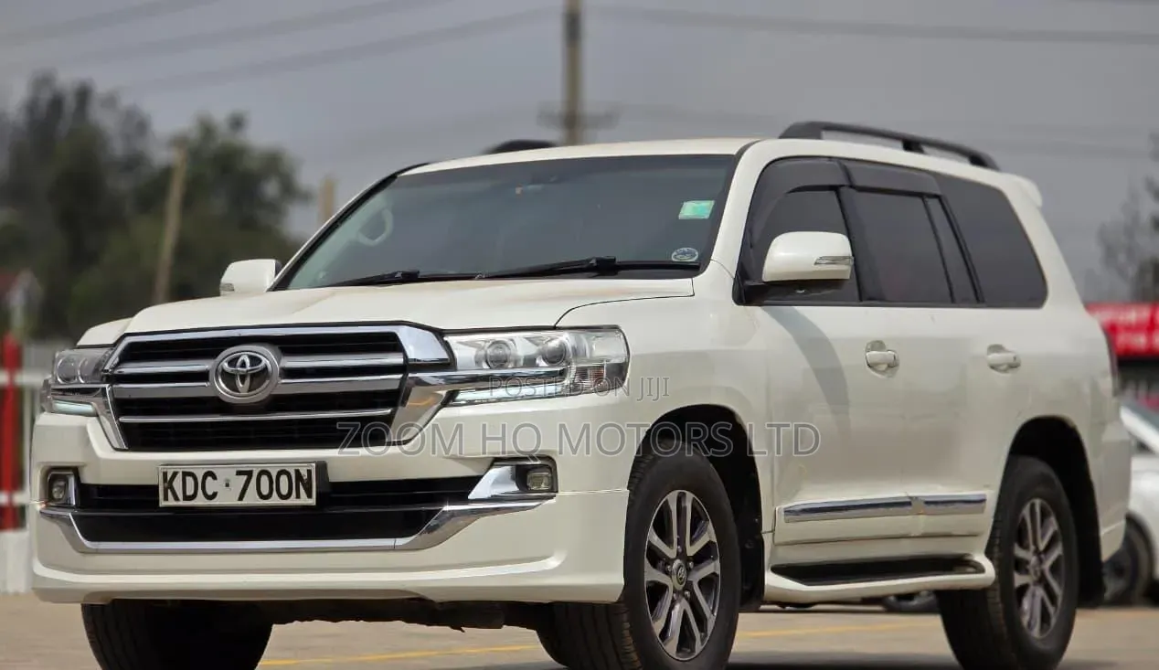 Toyota Land Cruiser 2007 White