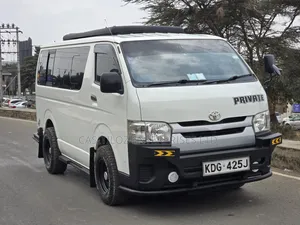 Toyota HiAce 2015 White