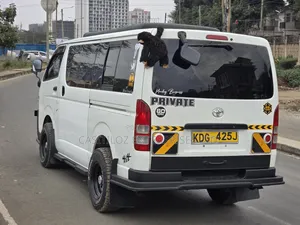 Toyota HiAce 2015 White