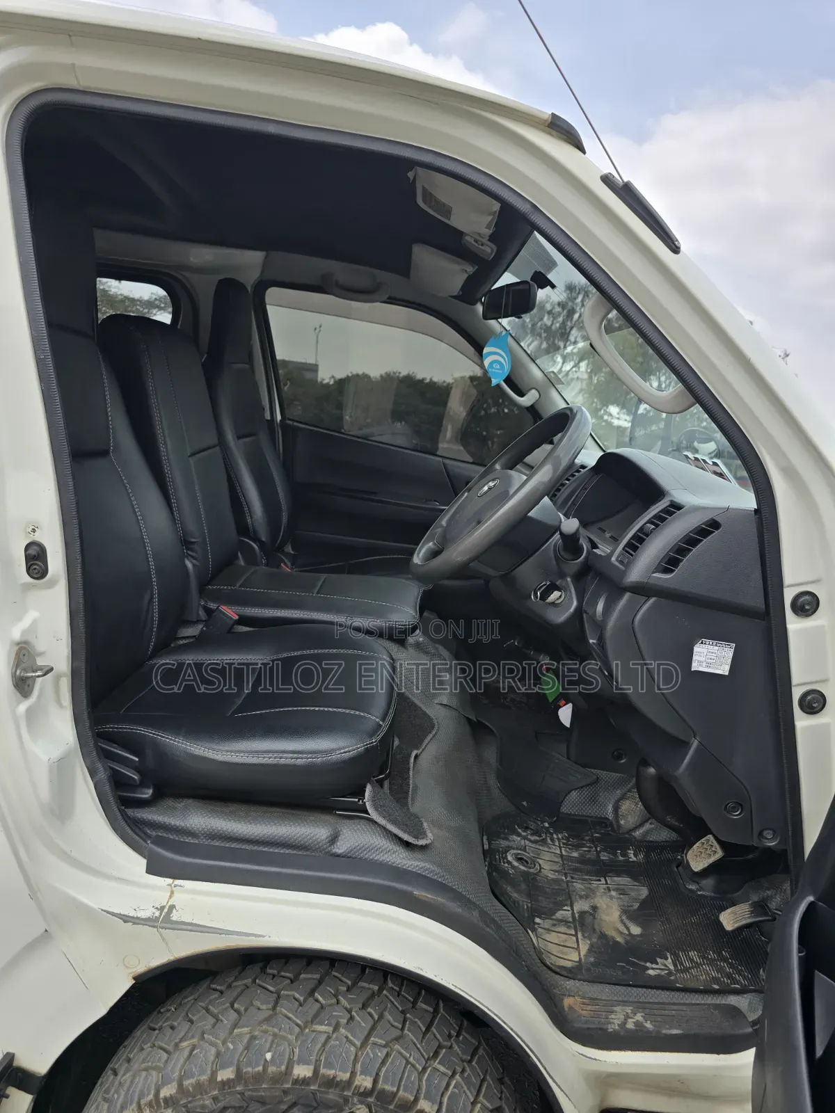 Toyota HiAce 2015 White