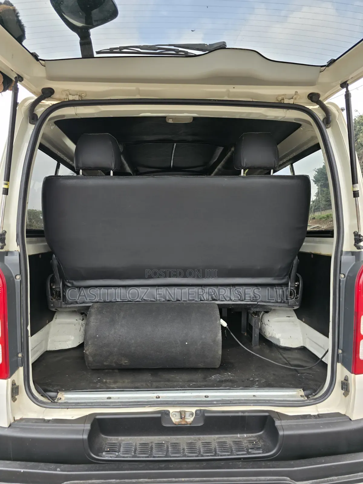 Toyota HiAce 2015 White