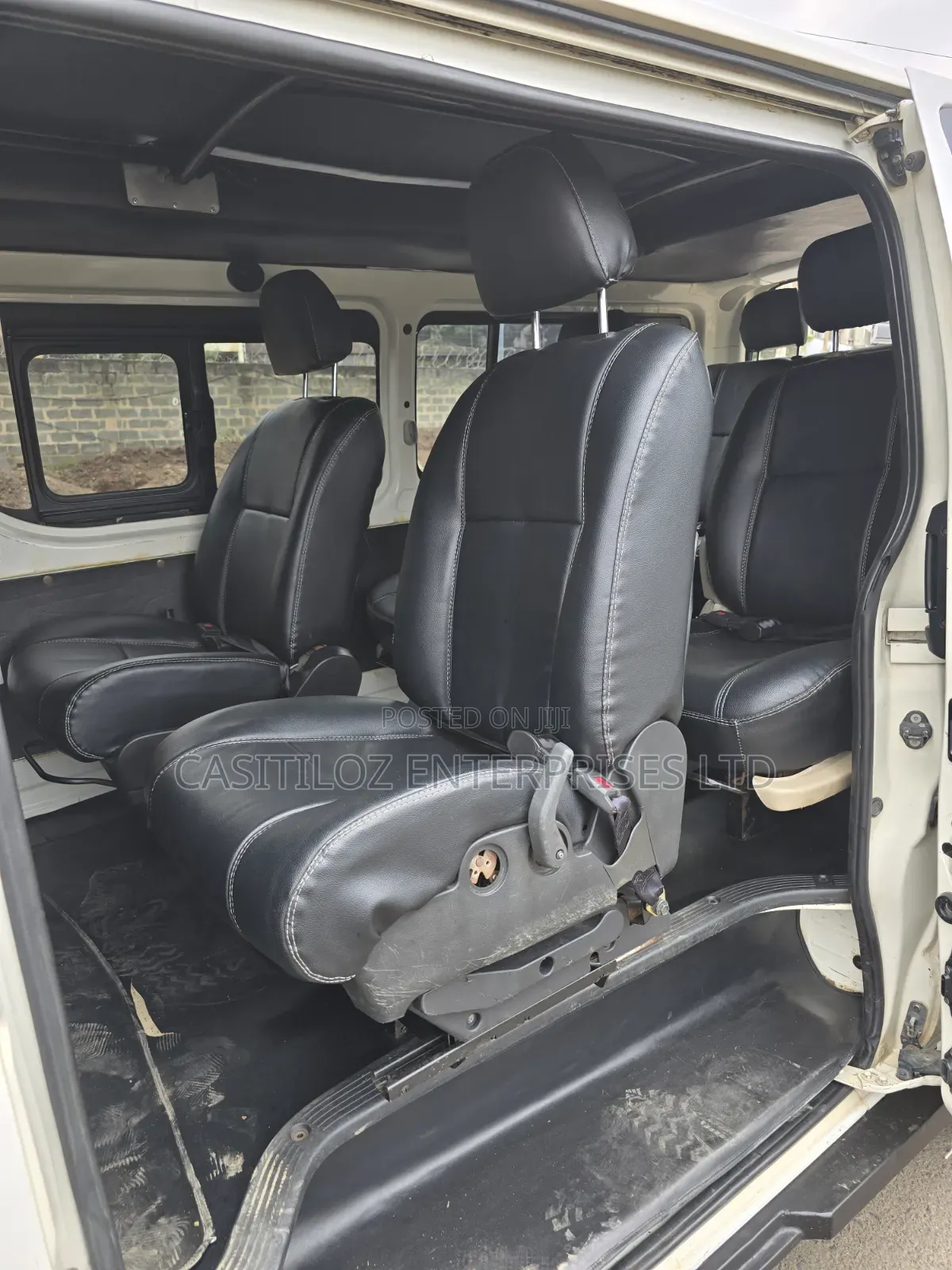 Toyota HiAce 2015 White