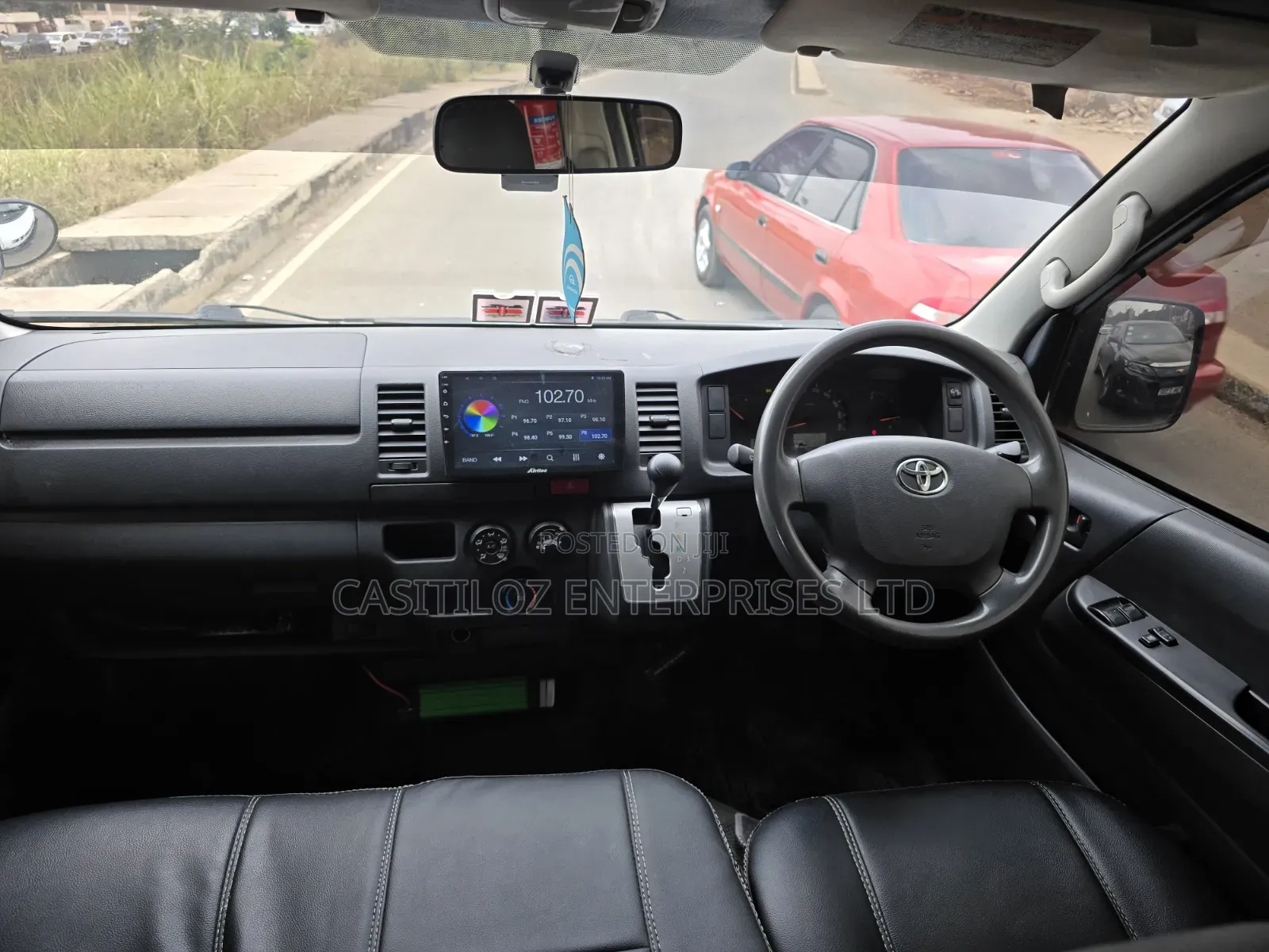 Toyota HiAce 2015 White