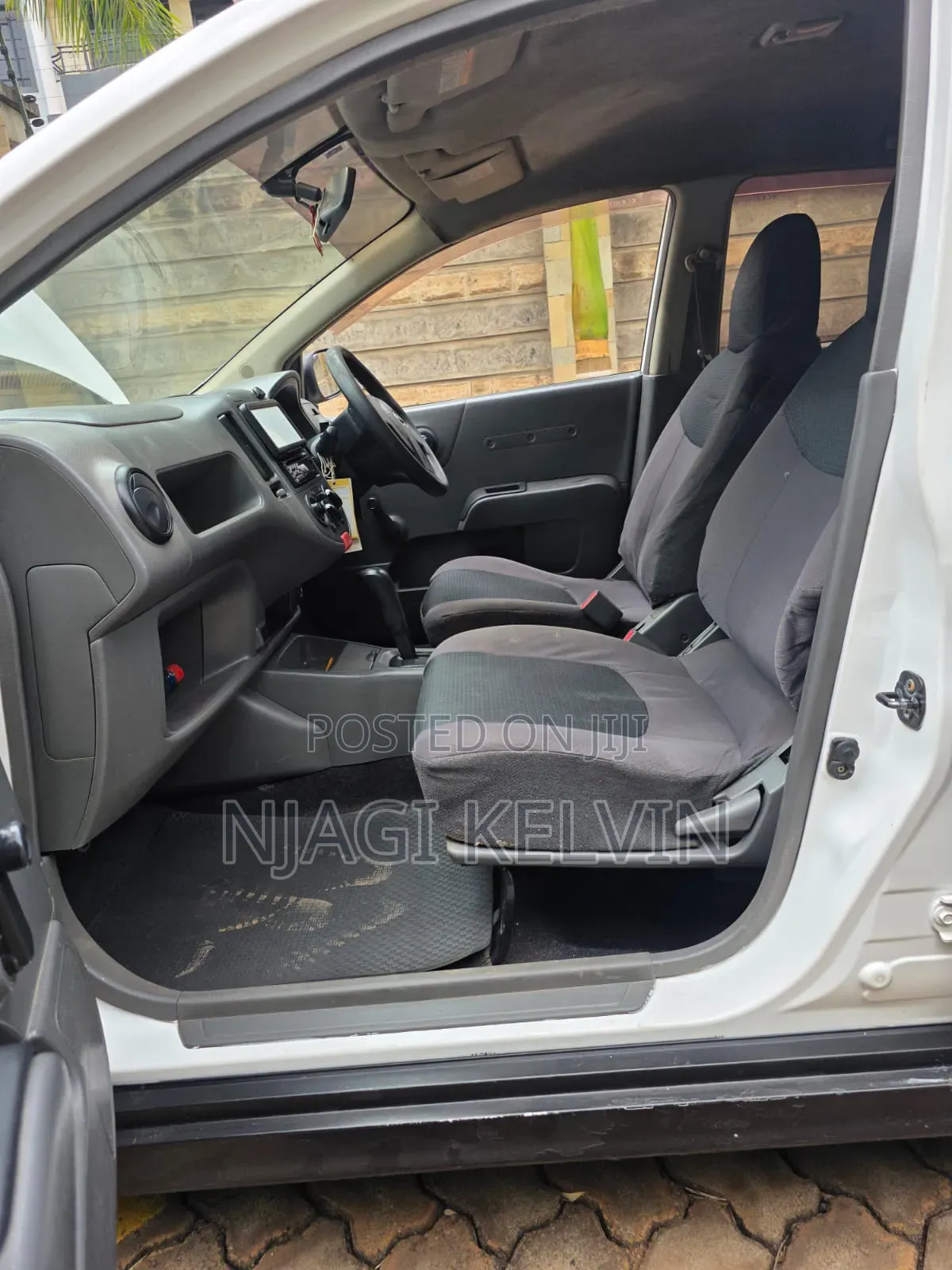 Nissan Advan 2009 White