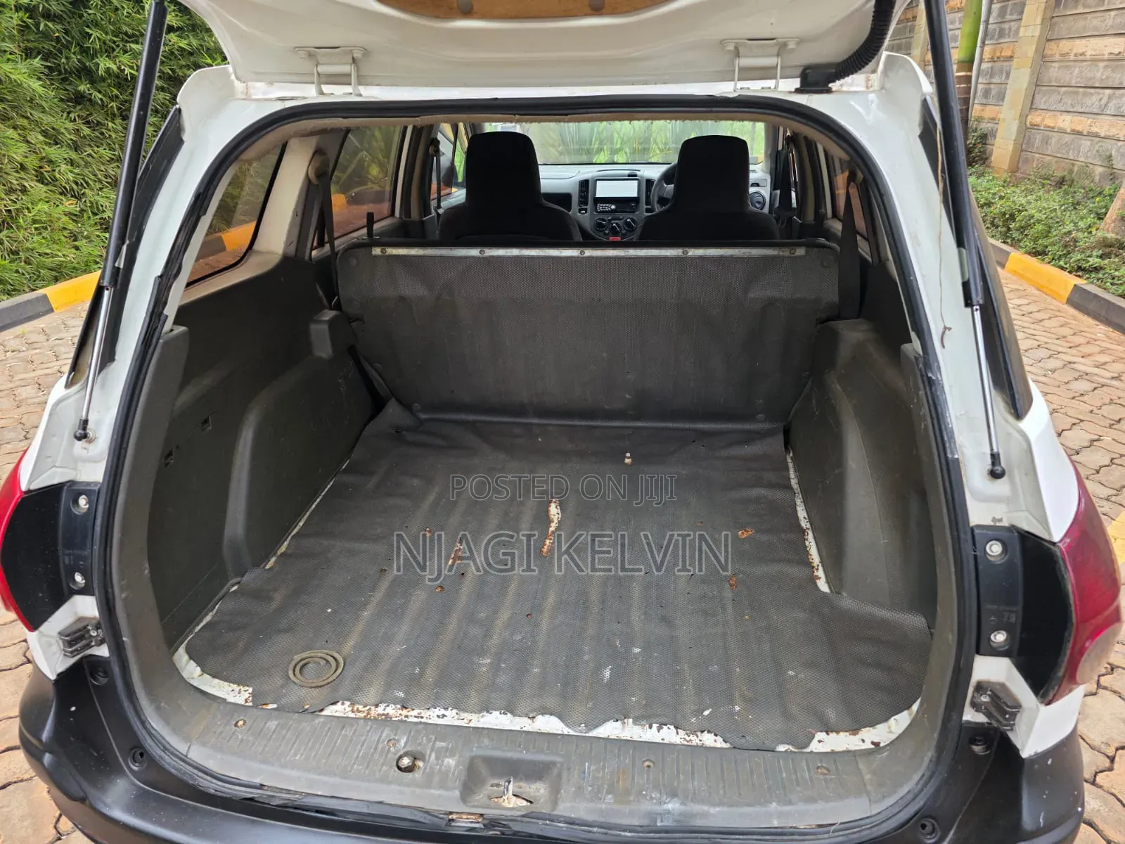 Nissan Advan 2009 White