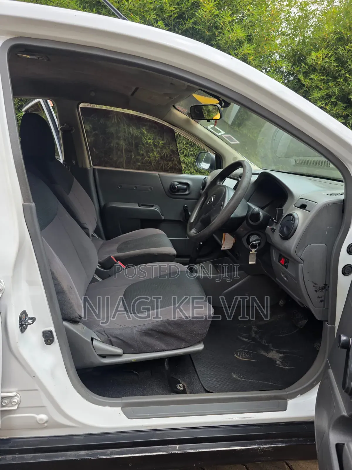 Nissan Advan 2009 White