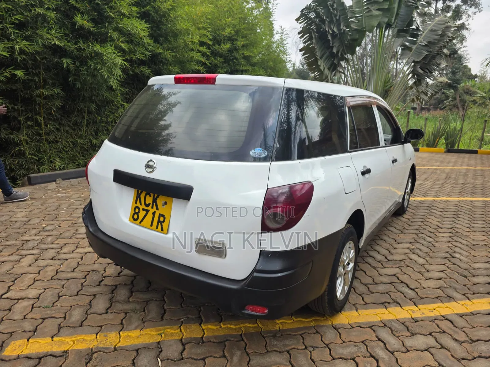 Nissan Advan 2009 White