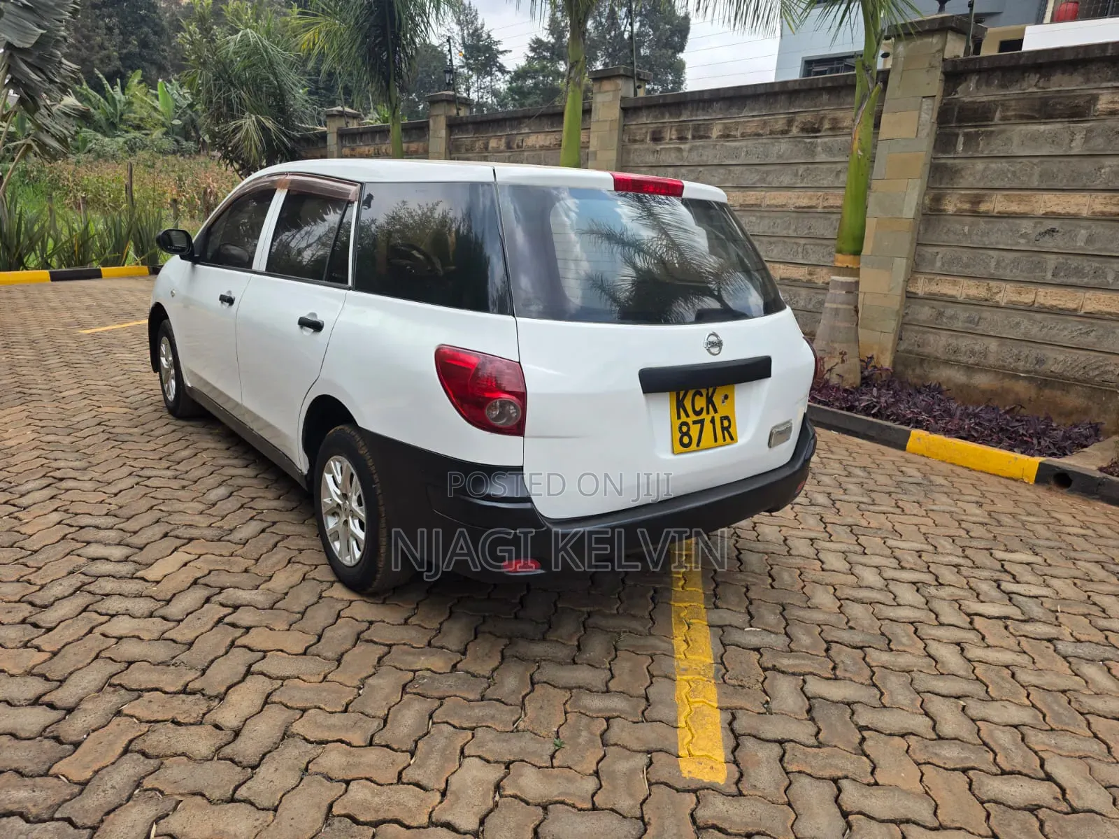 Nissan Advan 2009 White