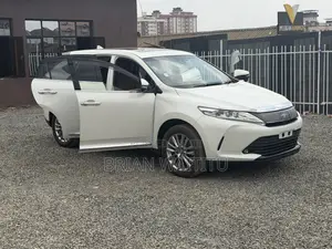Toyota Harrier 2.0 2019 White