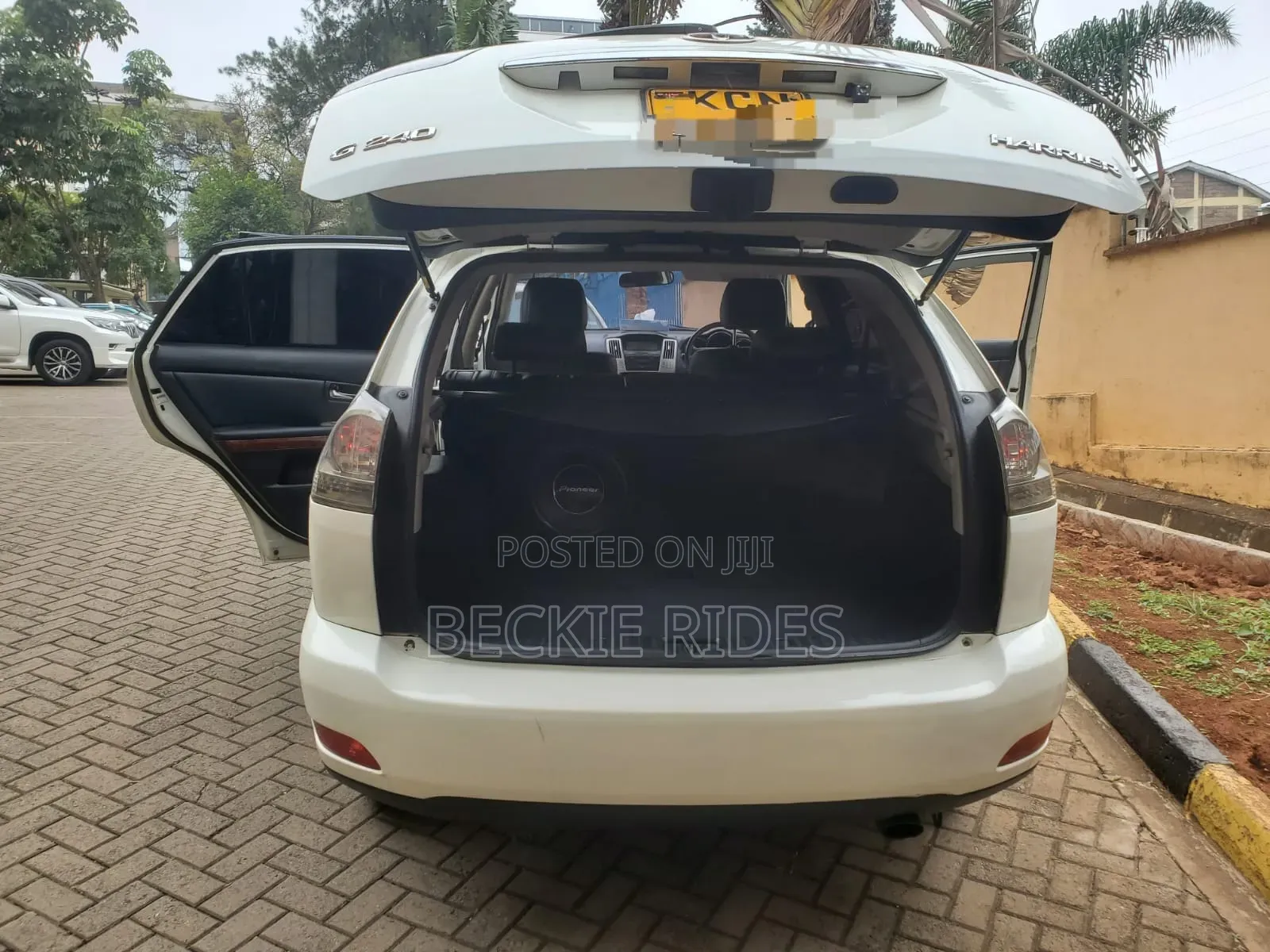 Toyota Harrier 2010 White
