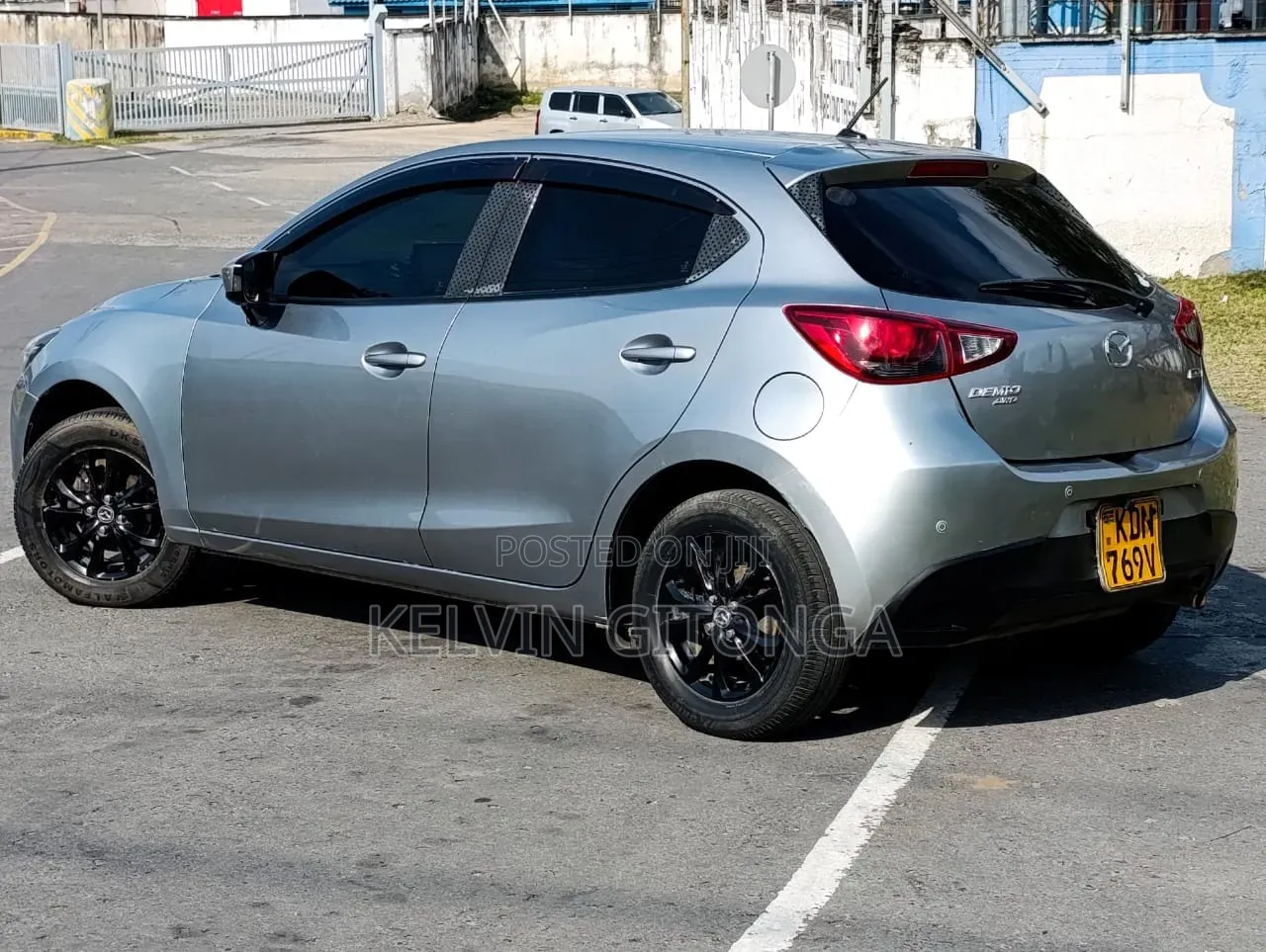 Mazda Demio 2016 Silver