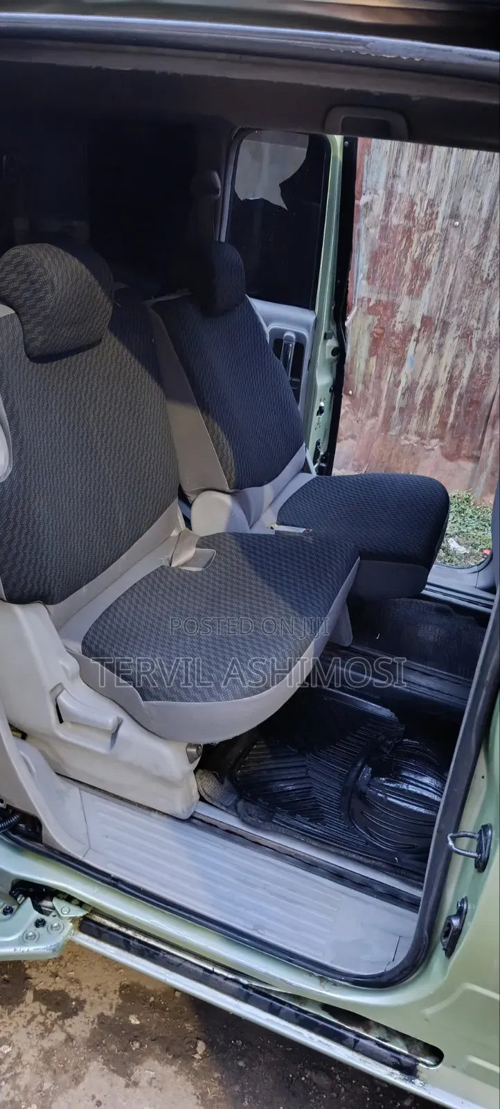 Toyota Sienta 2010 Green