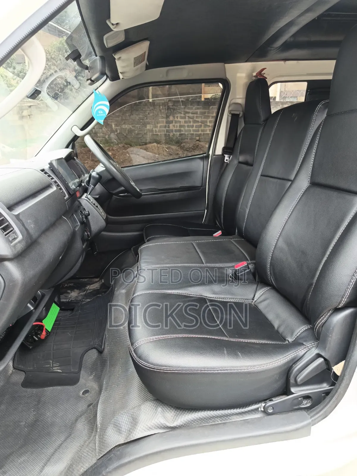 Toyota HiAce 2014 White