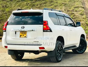 Toyota Land Cruiser 2017 Pearl