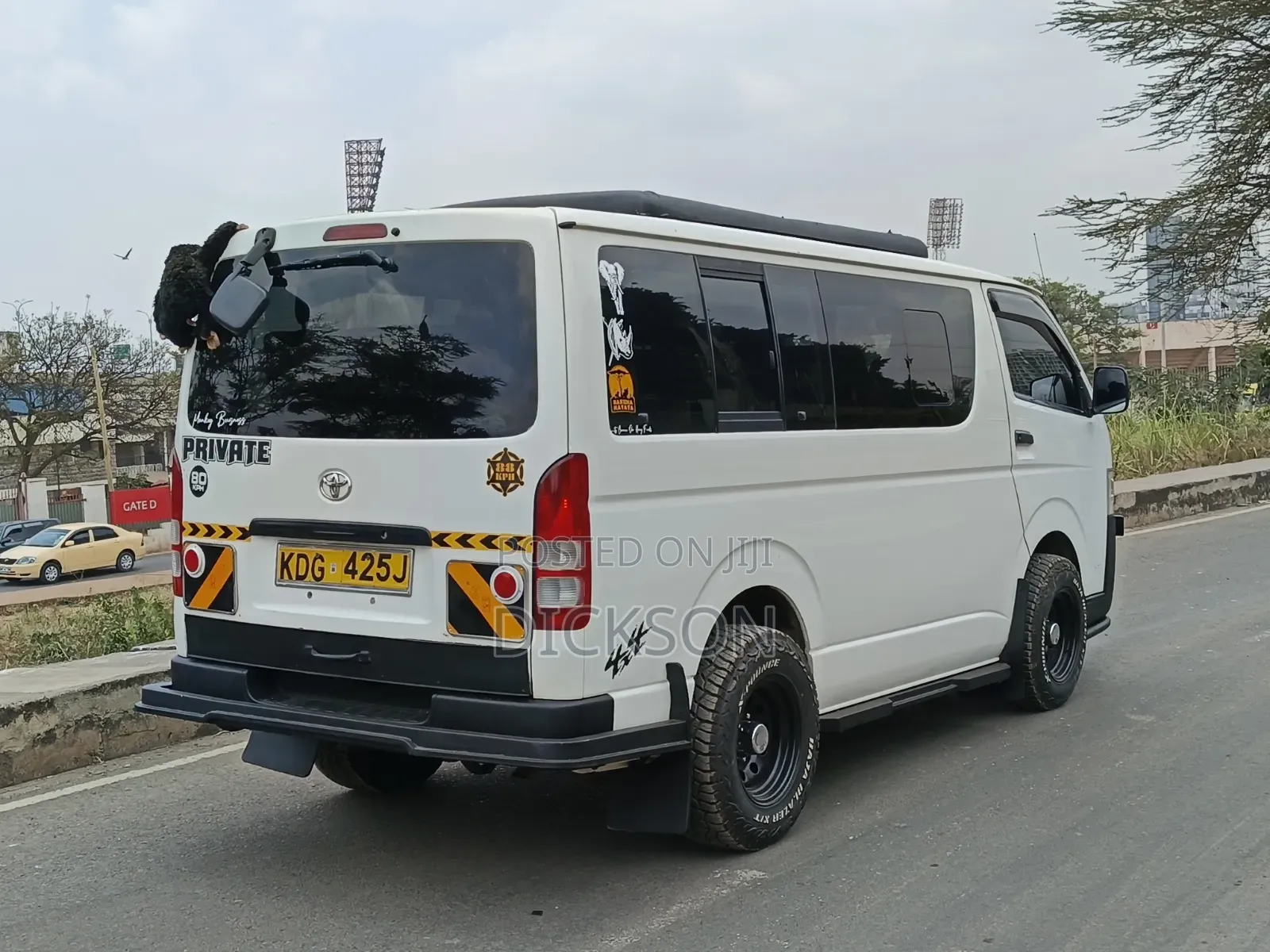 Toyota HiAce 2014 White