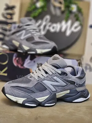 Spot New Balance 09060s