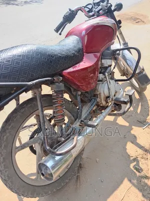 Bajaj Boxer 100 2023 Red