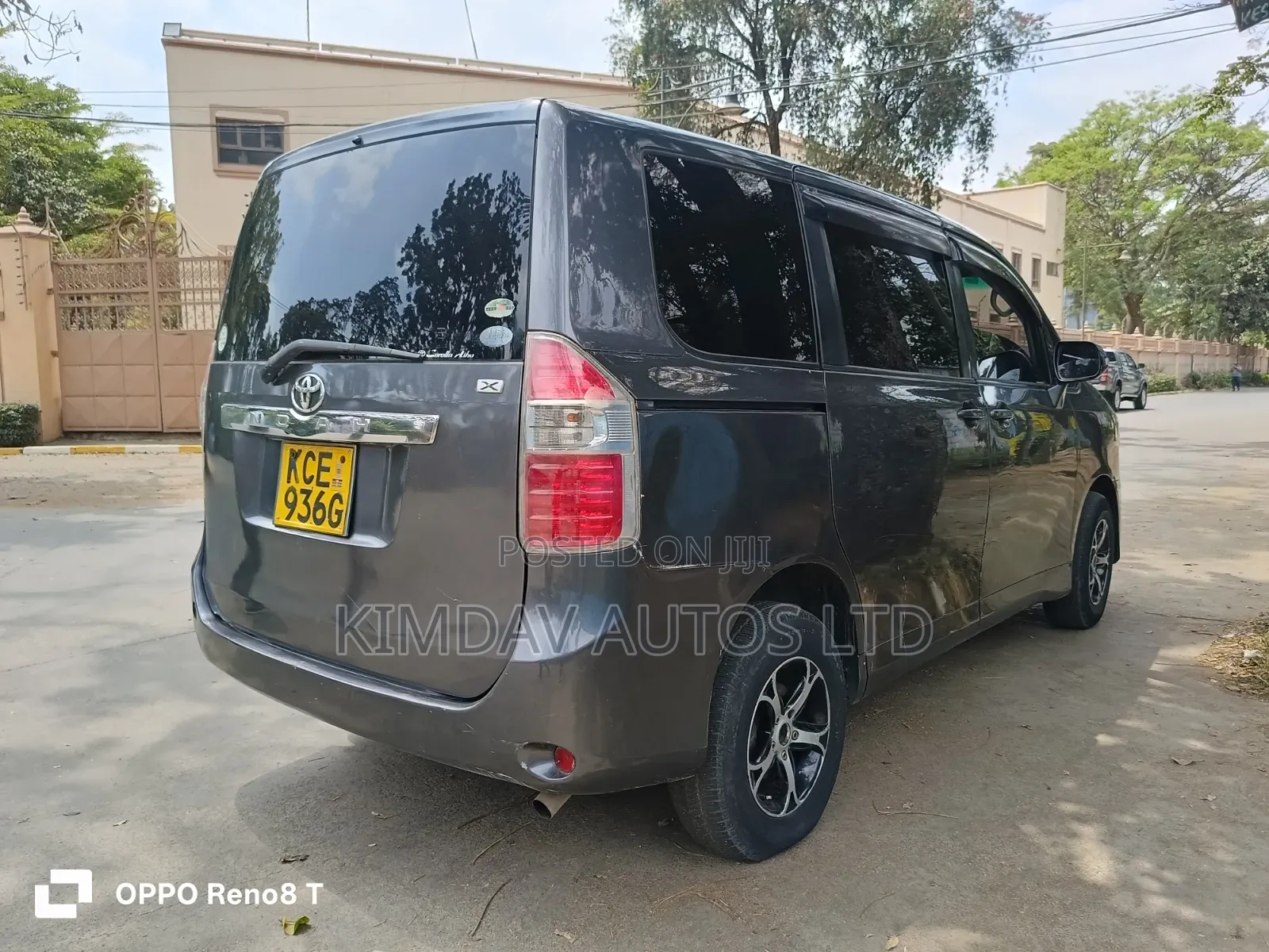 Toyota Noah 2008 Gray