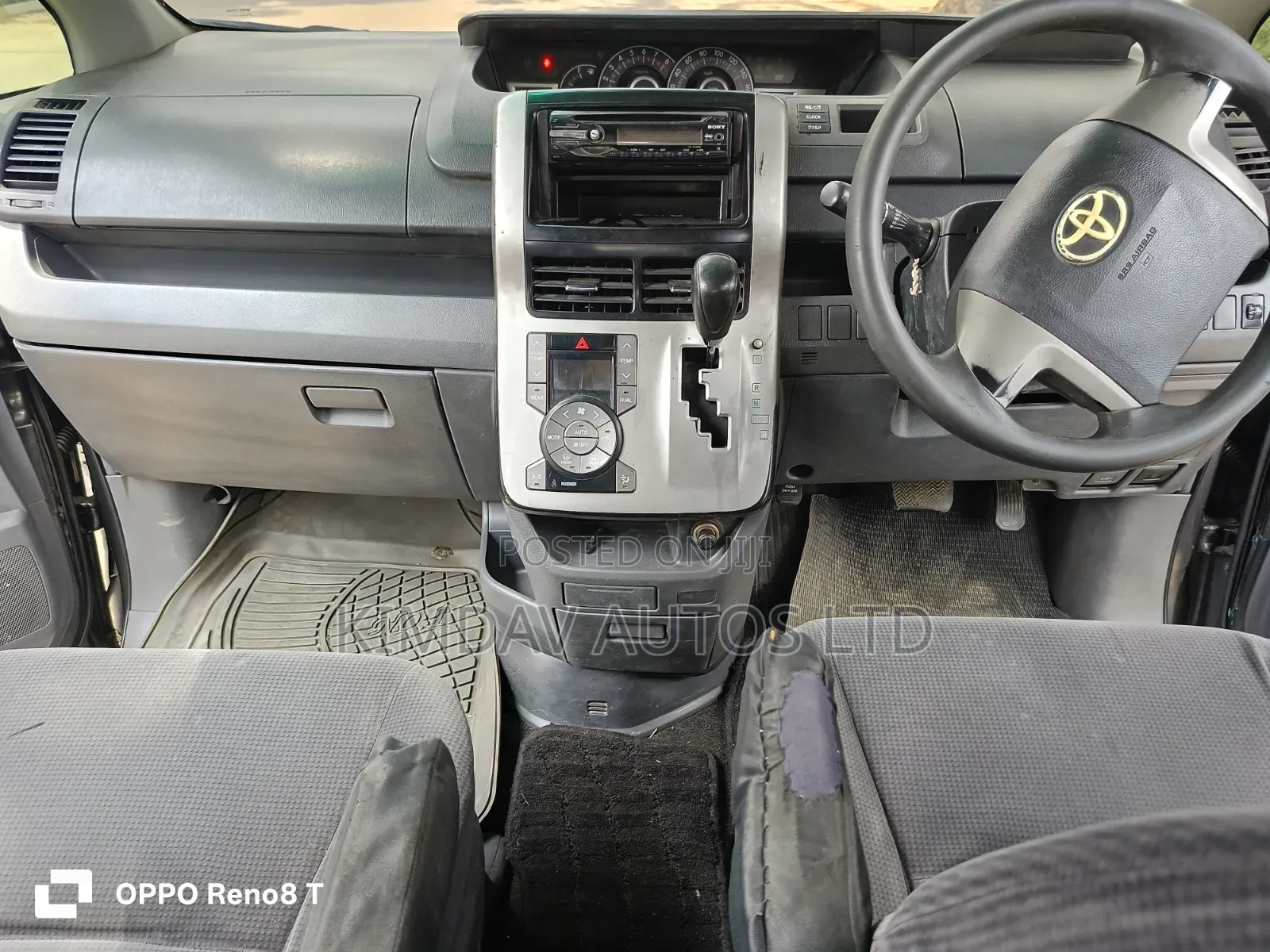 Toyota Noah 2008 Gray