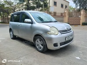 Toyota Sienta 2007 Silver