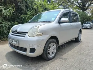 Toyota Sienta 2007 Silver