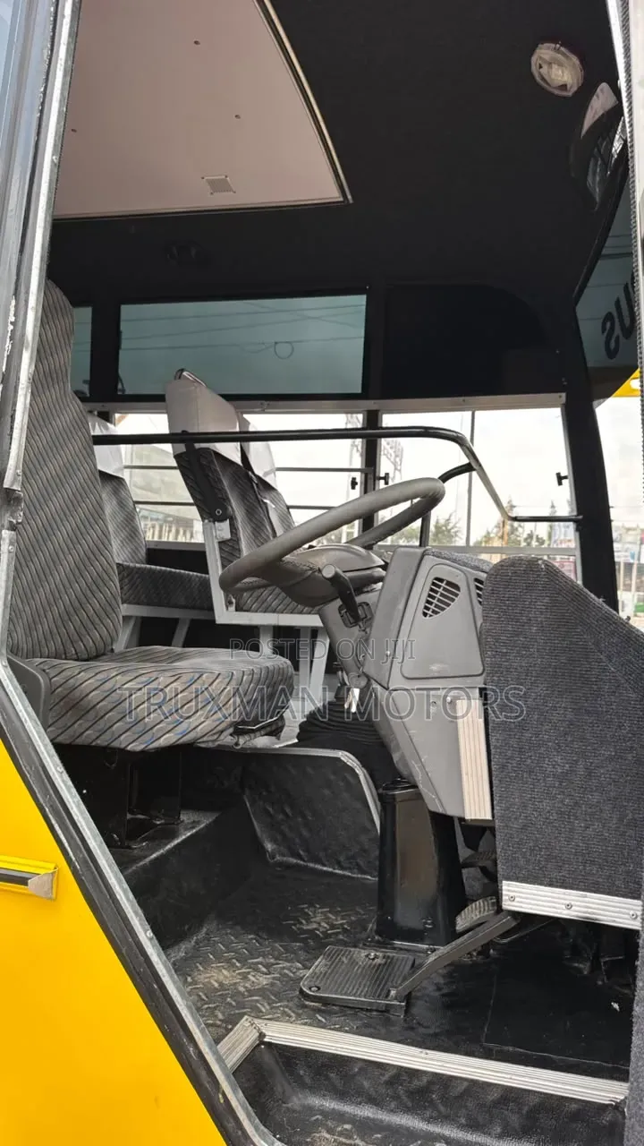 Isuzu FRR 2021 Yellow