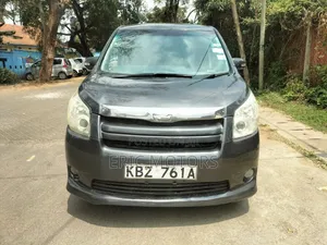 Toyota Noah 2007 Gray