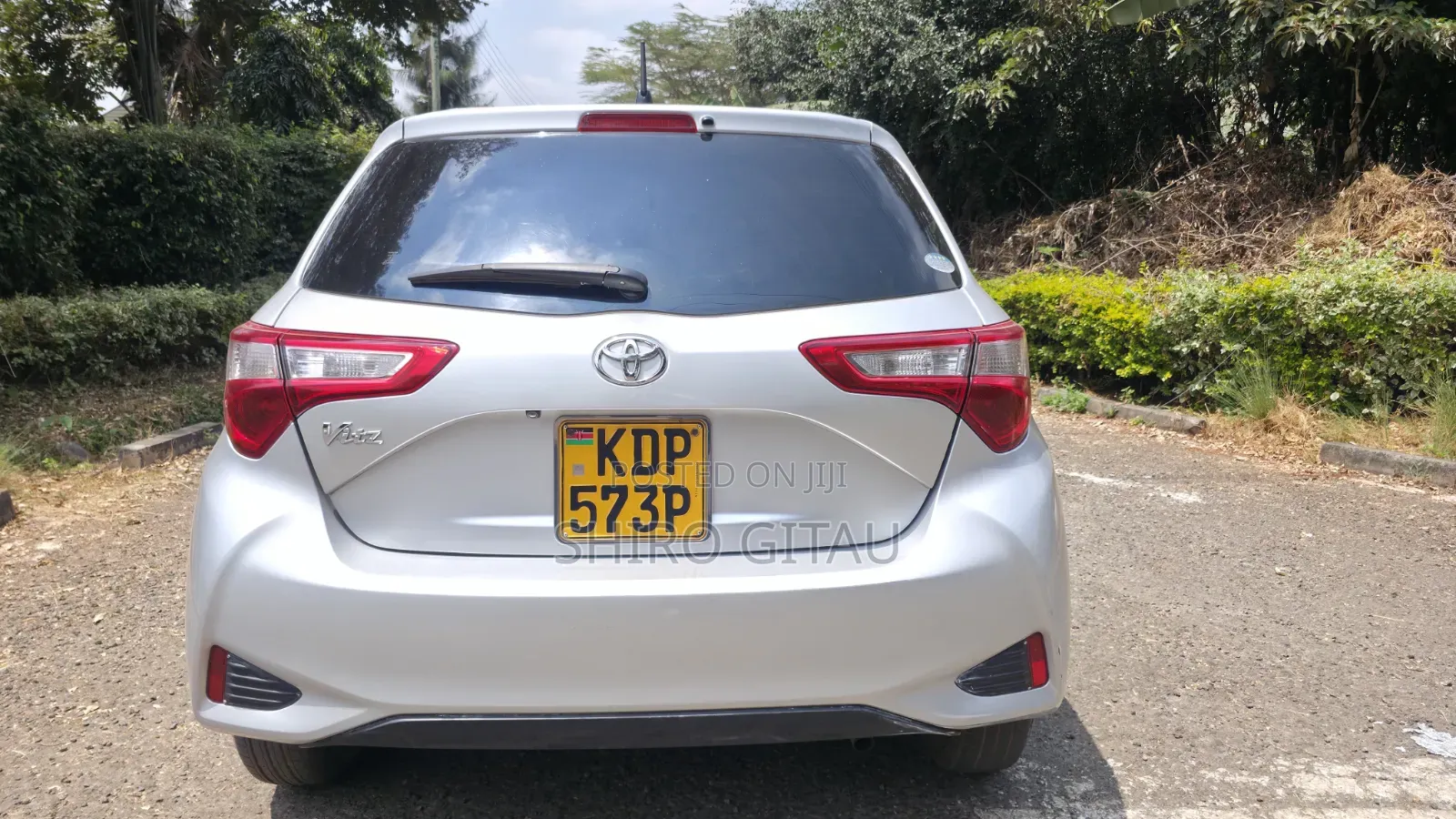 Toyota Vitz 2017 Silver