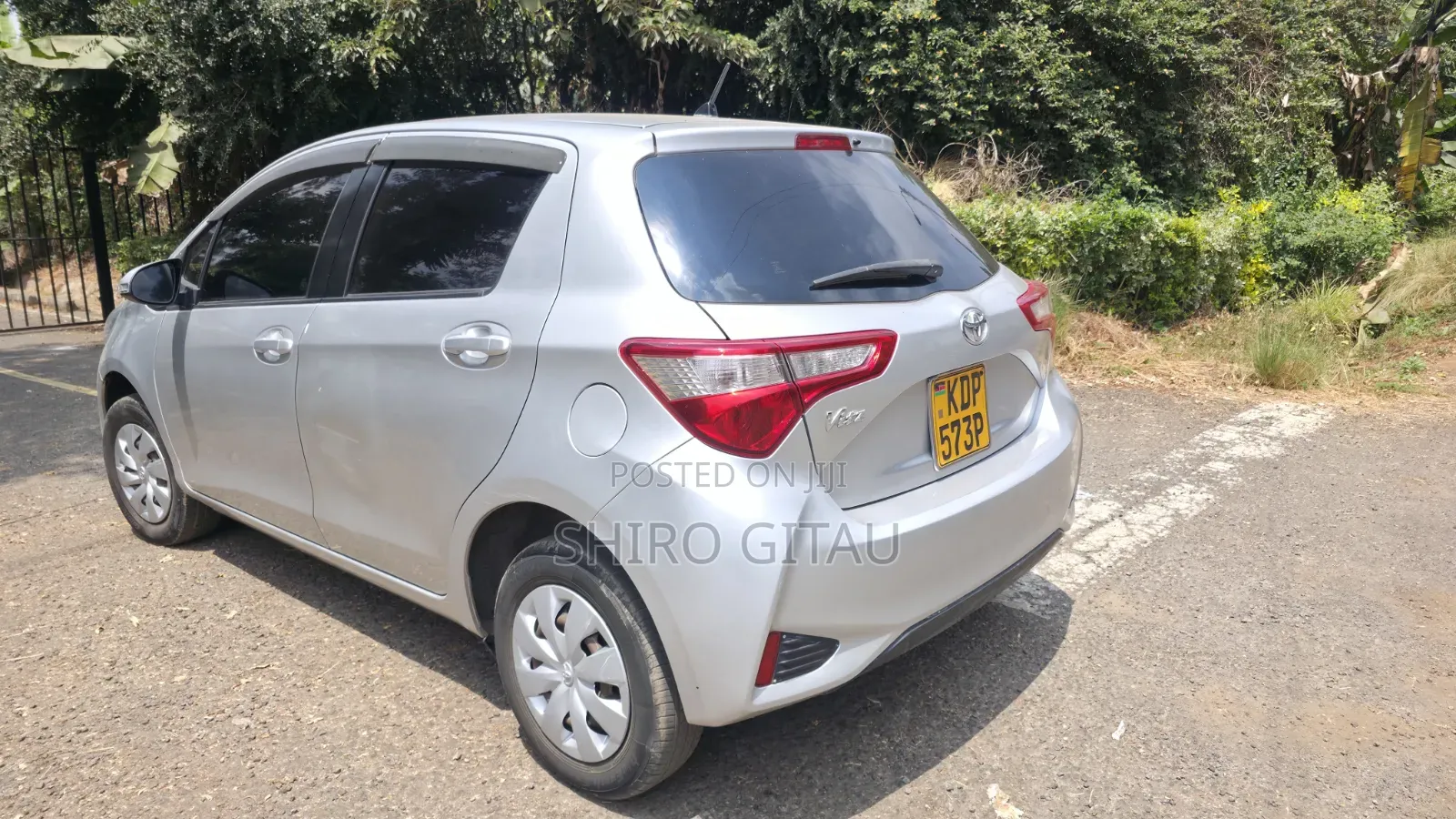 Toyota Vitz 2017 Silver