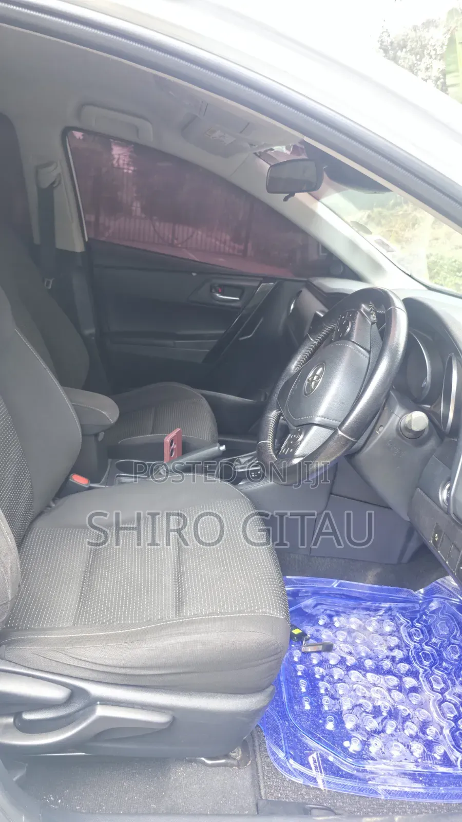 Toyota Vitz 2017 Silver