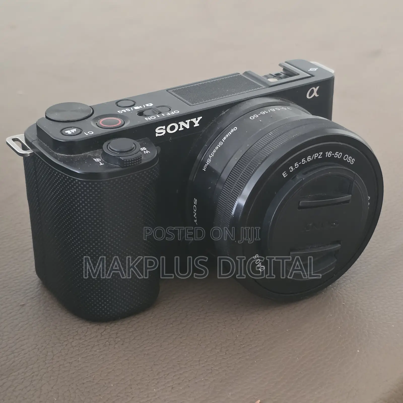 Sony ZV-E10 Mirrorless Camera + Gimbal Stabilizer