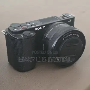 Sony ZV-E10 Mirrorless Camera + Gimbal Stabilizer