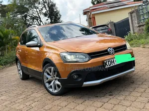 Volkswagen Polo 2015 Orange