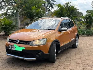 Volkswagen Polo 2015 Orange