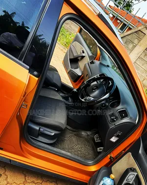 Volkswagen Polo 2015 Orange