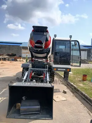 Self Loading (Mobile) Concrete Mixer