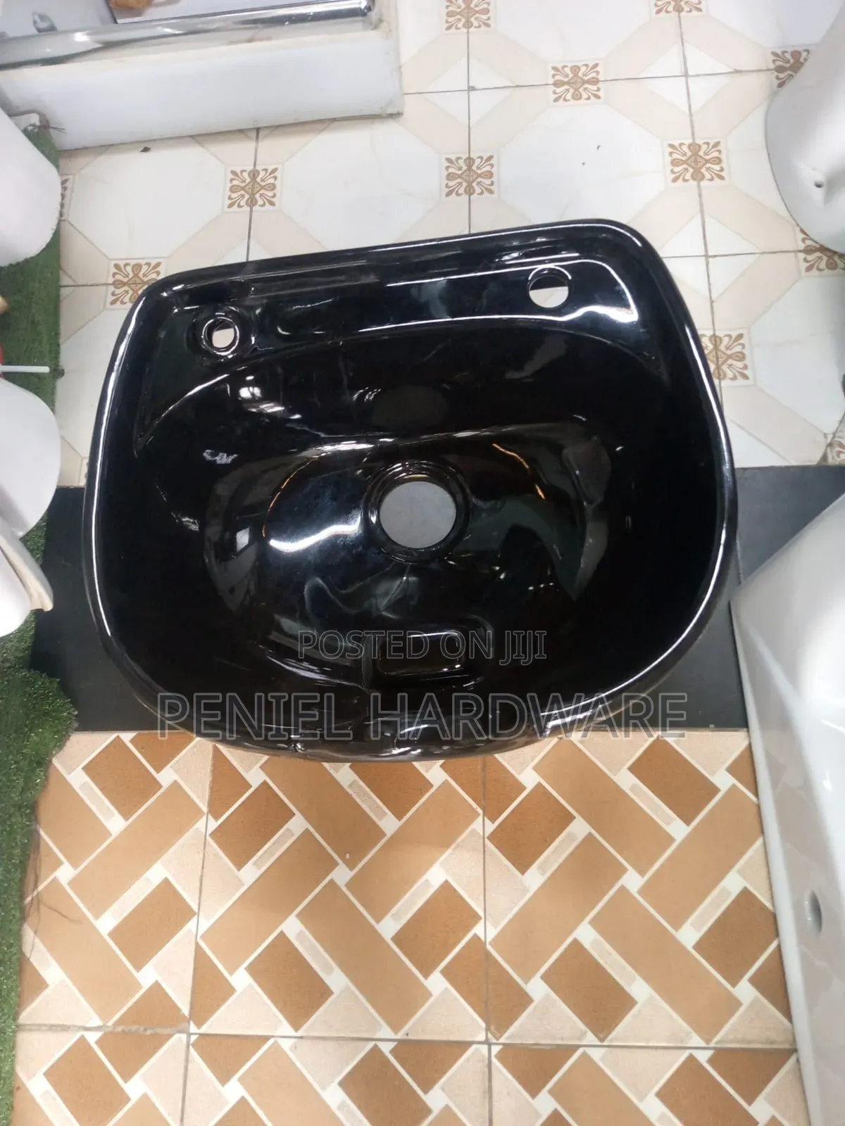 Salon Basin
