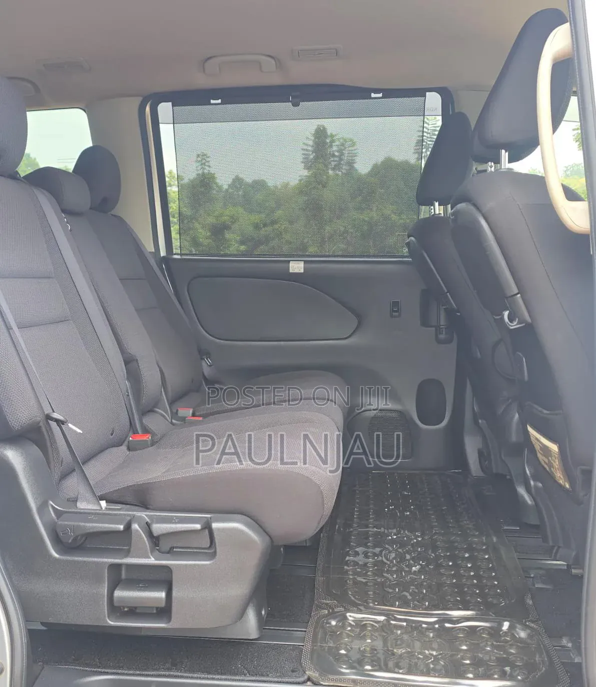 Nissan Serena 2017