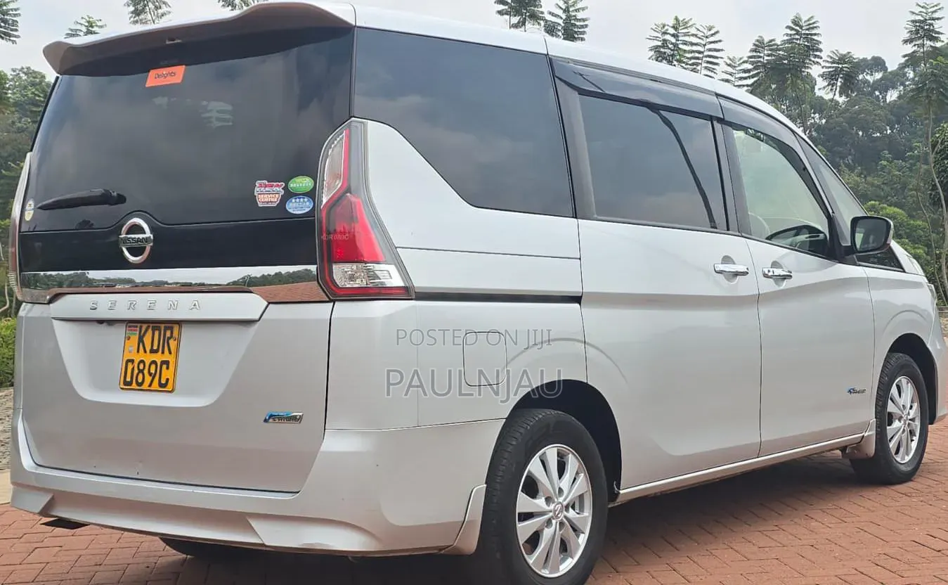 Nissan Serena 2017