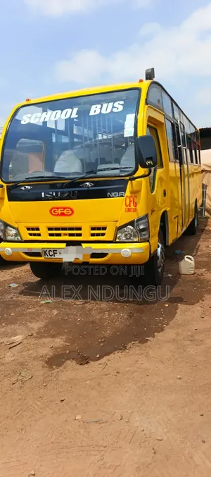 Isuzu NQR 2015 Yellow