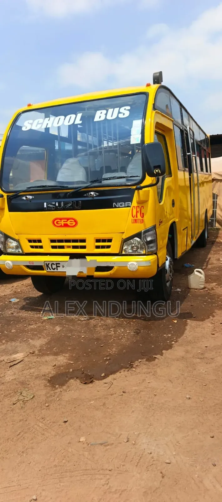 Isuzu NQR 2015 Yellow
