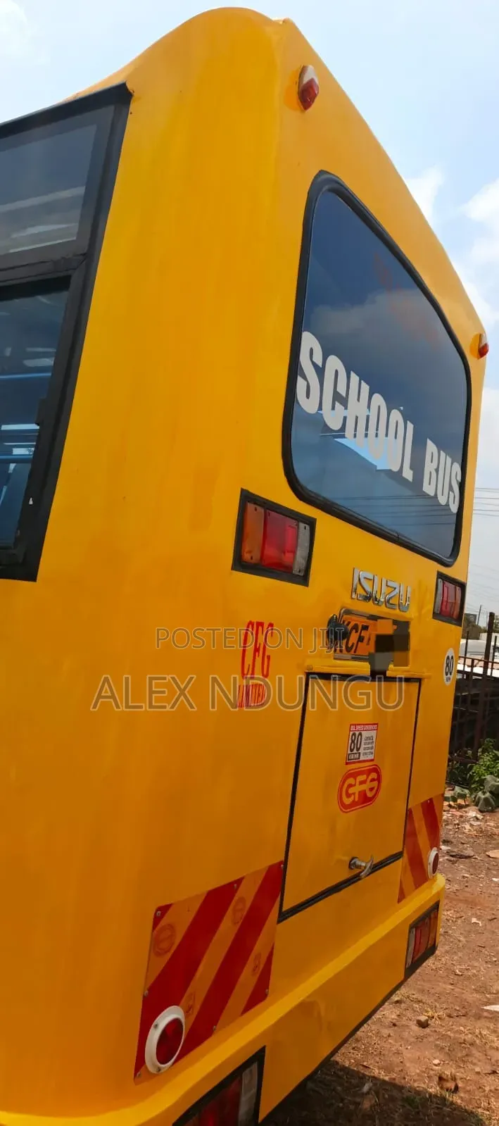 Isuzu NQR 2015 Yellow