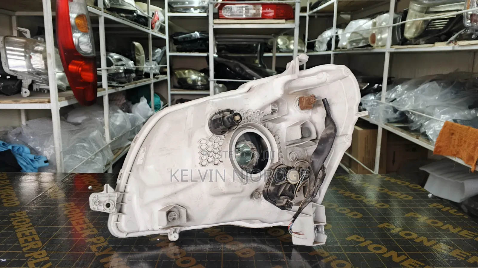 Daihatsu Tanto Headlight