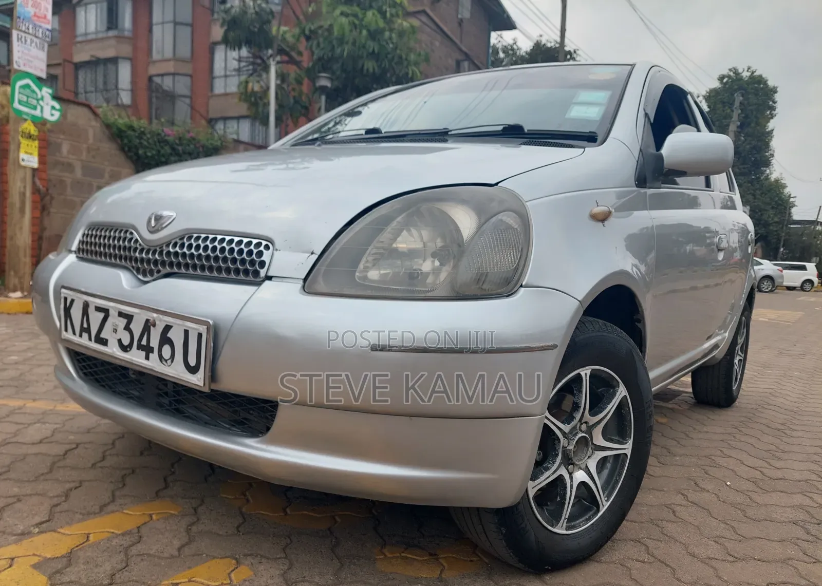 Toyota Vitz 2000 Silver