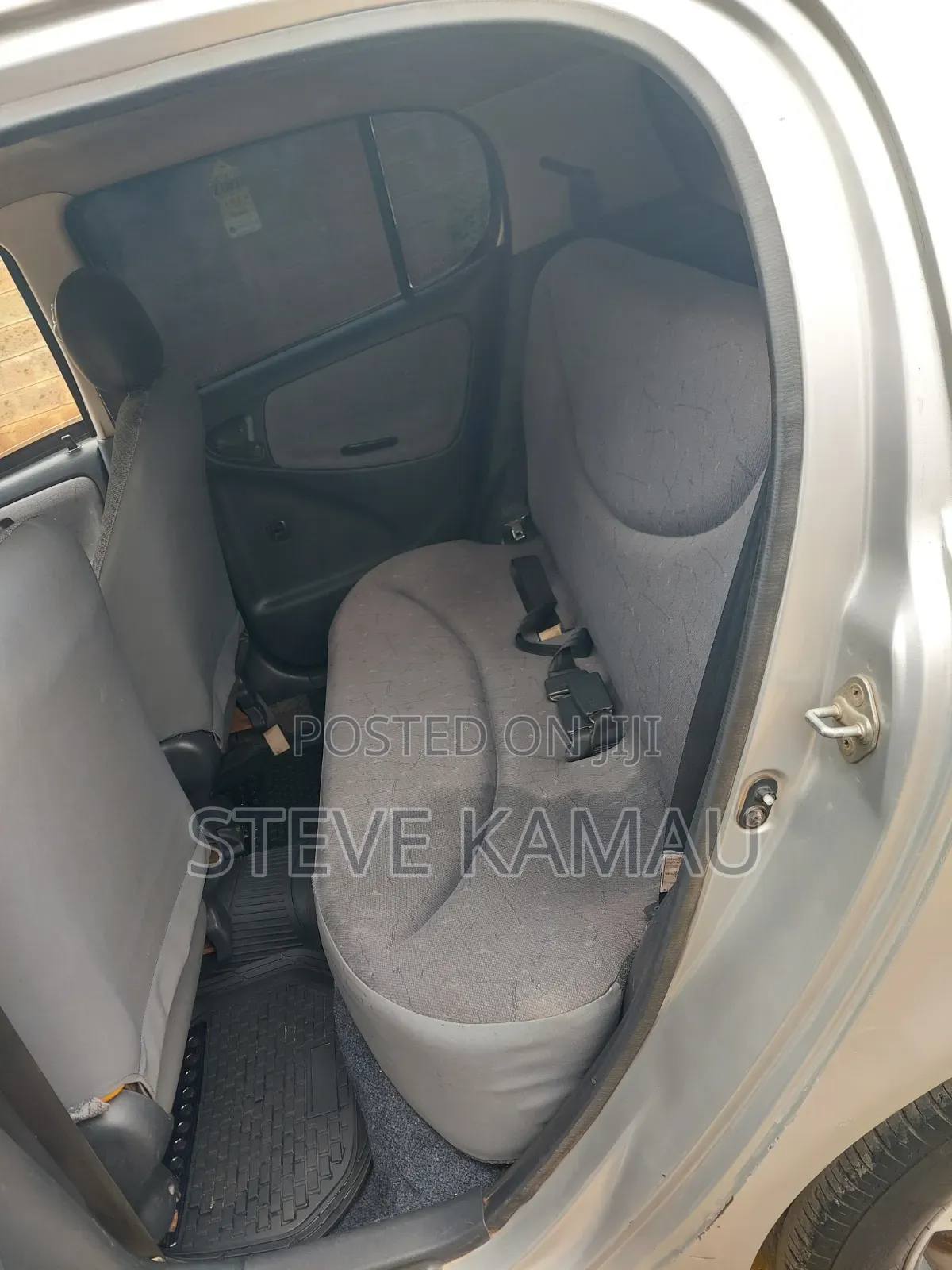 Toyota Vitz 2000 Silver