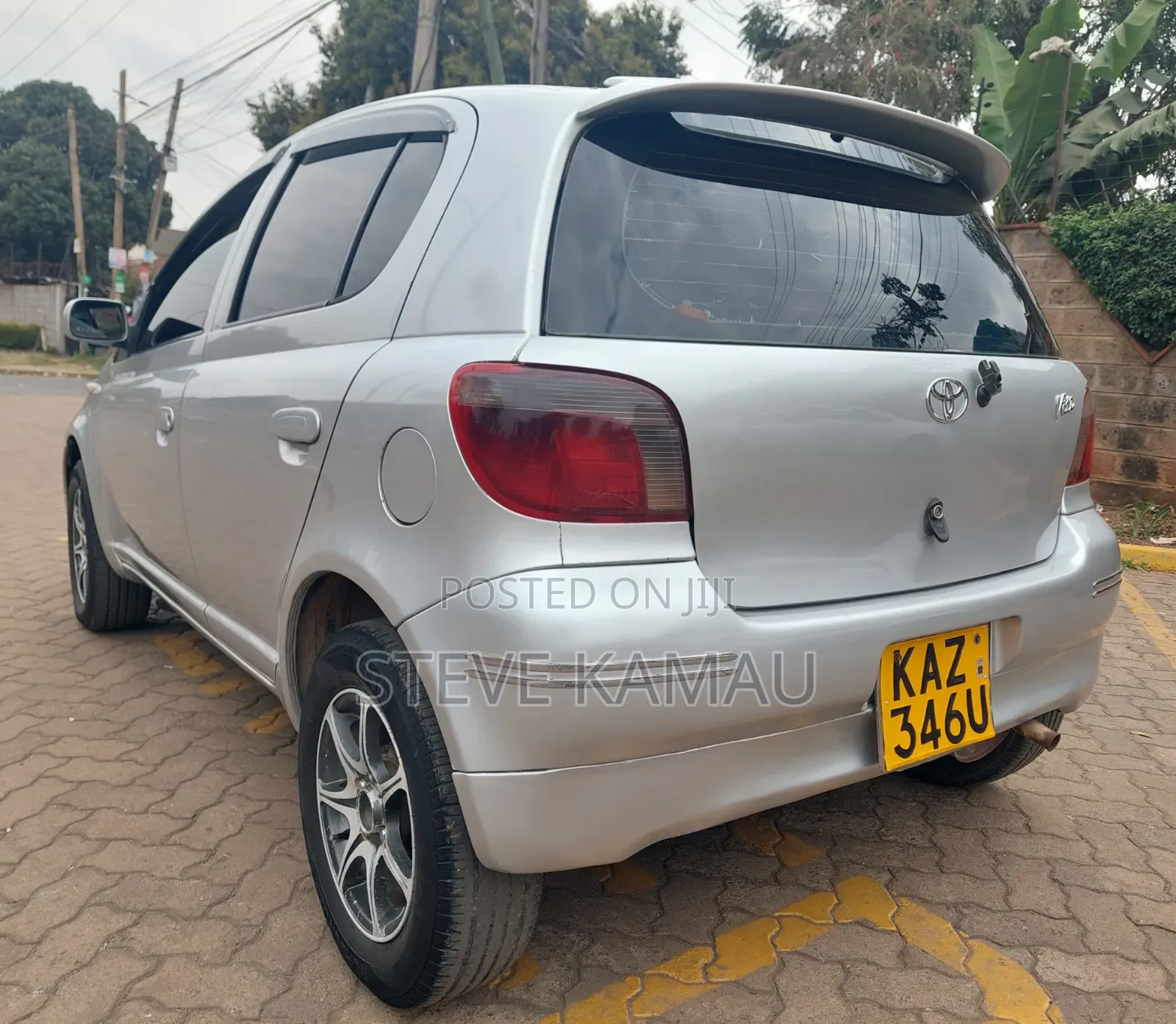 Toyota Vitz 2000 Silver