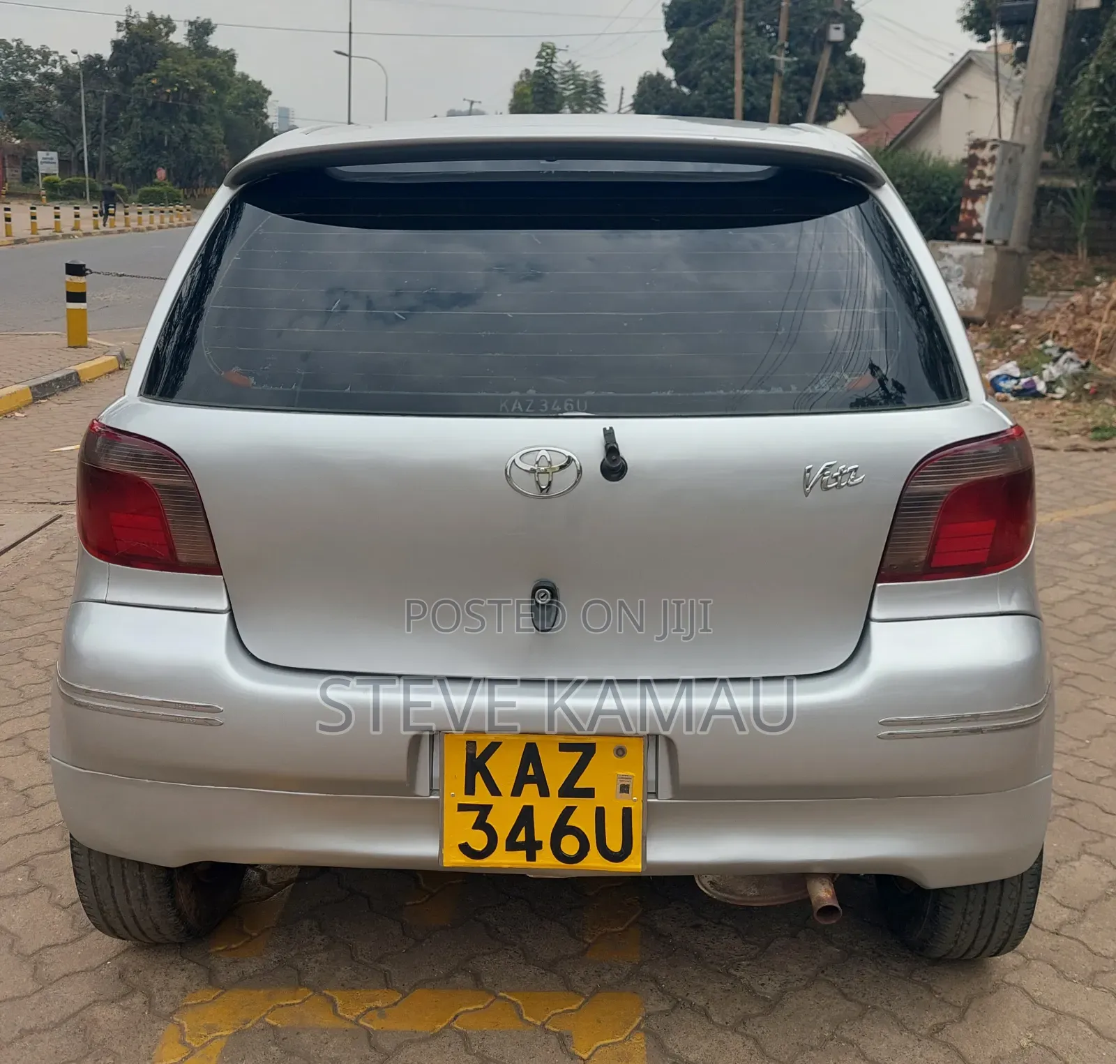 Toyota Vitz 2000 Silver