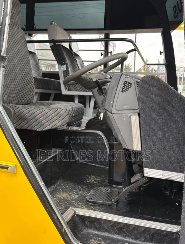 Isuzu FRR 2021 Yellow