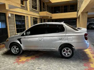 Toyota Platz 1.0 FWD 2000 Silver
