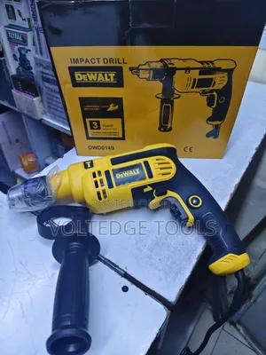 DeWalt 700W Impact Drill
